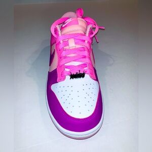 Nike / Pink / Purple / White / Women / Shoes / Sneakers